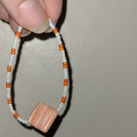 Orange and white bead bracelet - Picture 2 of 2